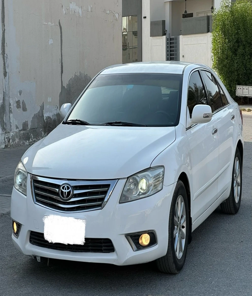 تويوتا كامري موديل 2009 وارد اليابان 4 سلندر 2.0 ماشي 164000 كيلو ابيض و جلد اسود من الداخل مستخدم فالدولة مطلوب 16000 وقابل للتفاوض 0557757673 - Image 2