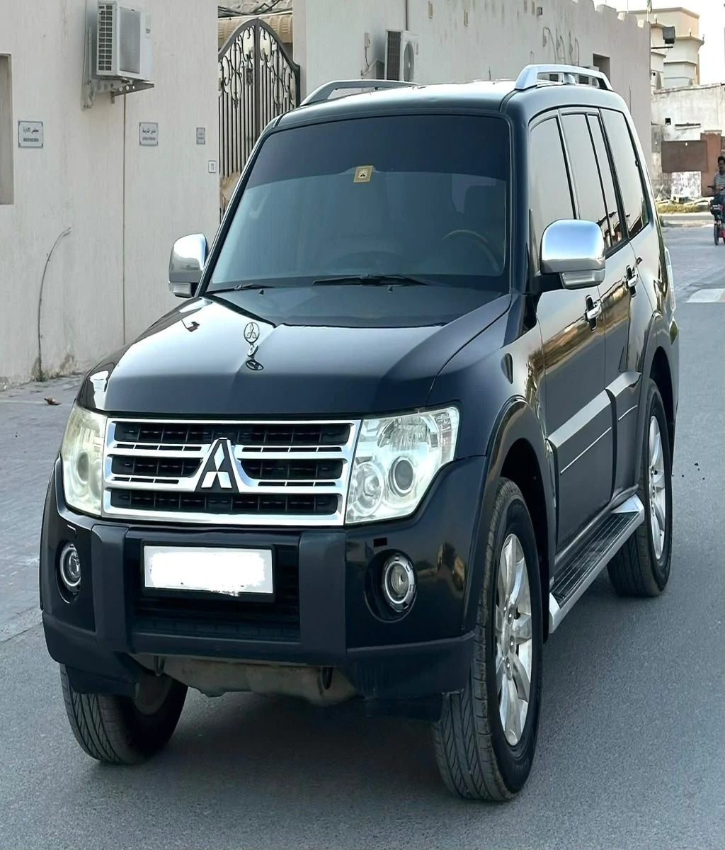 باجيرو موديل 2009 خليجي 6 سلندر ماشي 268000 كم - Image 2