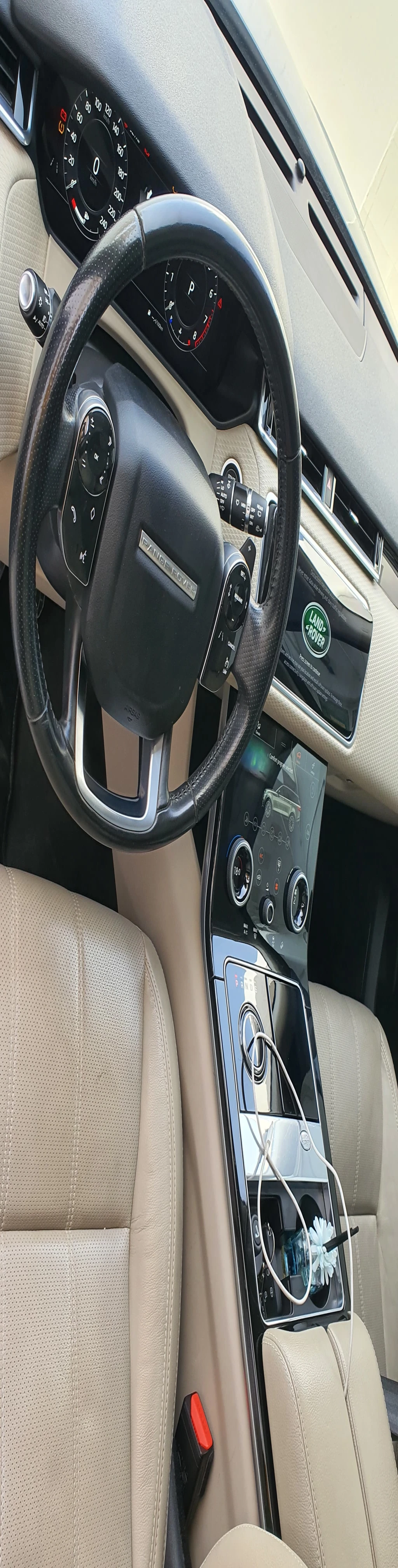 Range Rover Velar P250 - Image 9