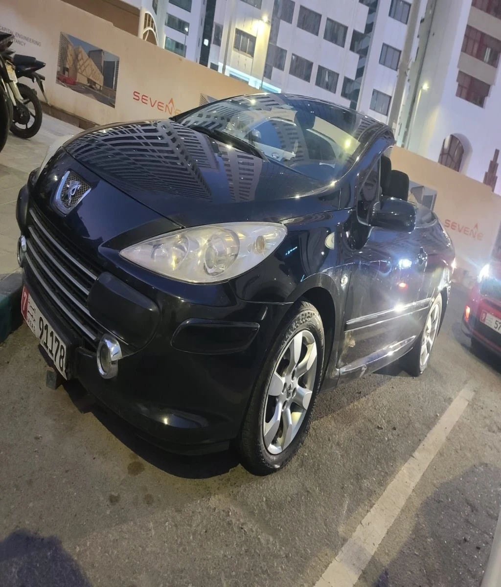Peugeot 307cc with 8 months registration
