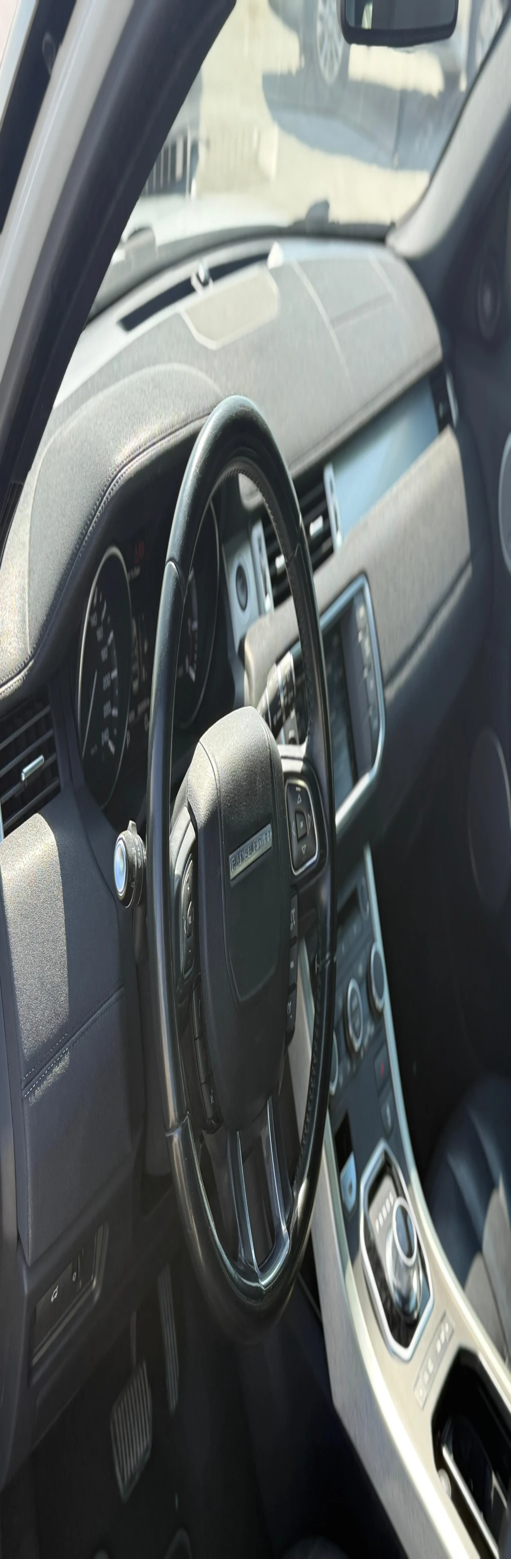 Range Rover Evoque in excellent condition,  original paint. - Image 6