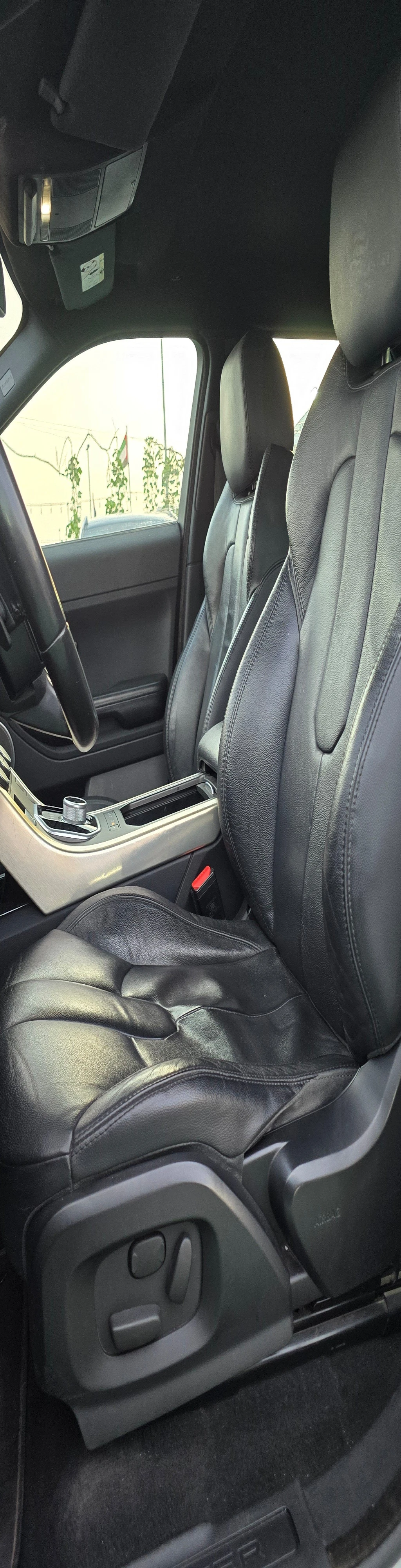 Range Rover Evoque in excellent condition,  original paint. - Image 8