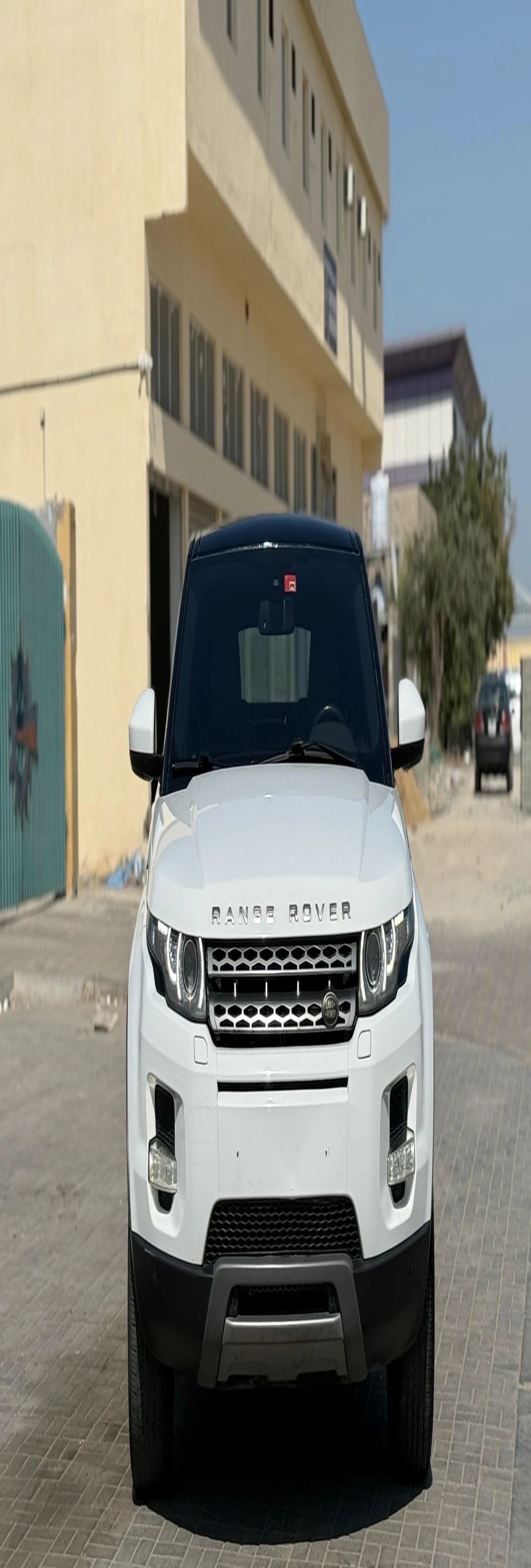 Range Rover Evoque in excellent condition,  original paint. - Image 5