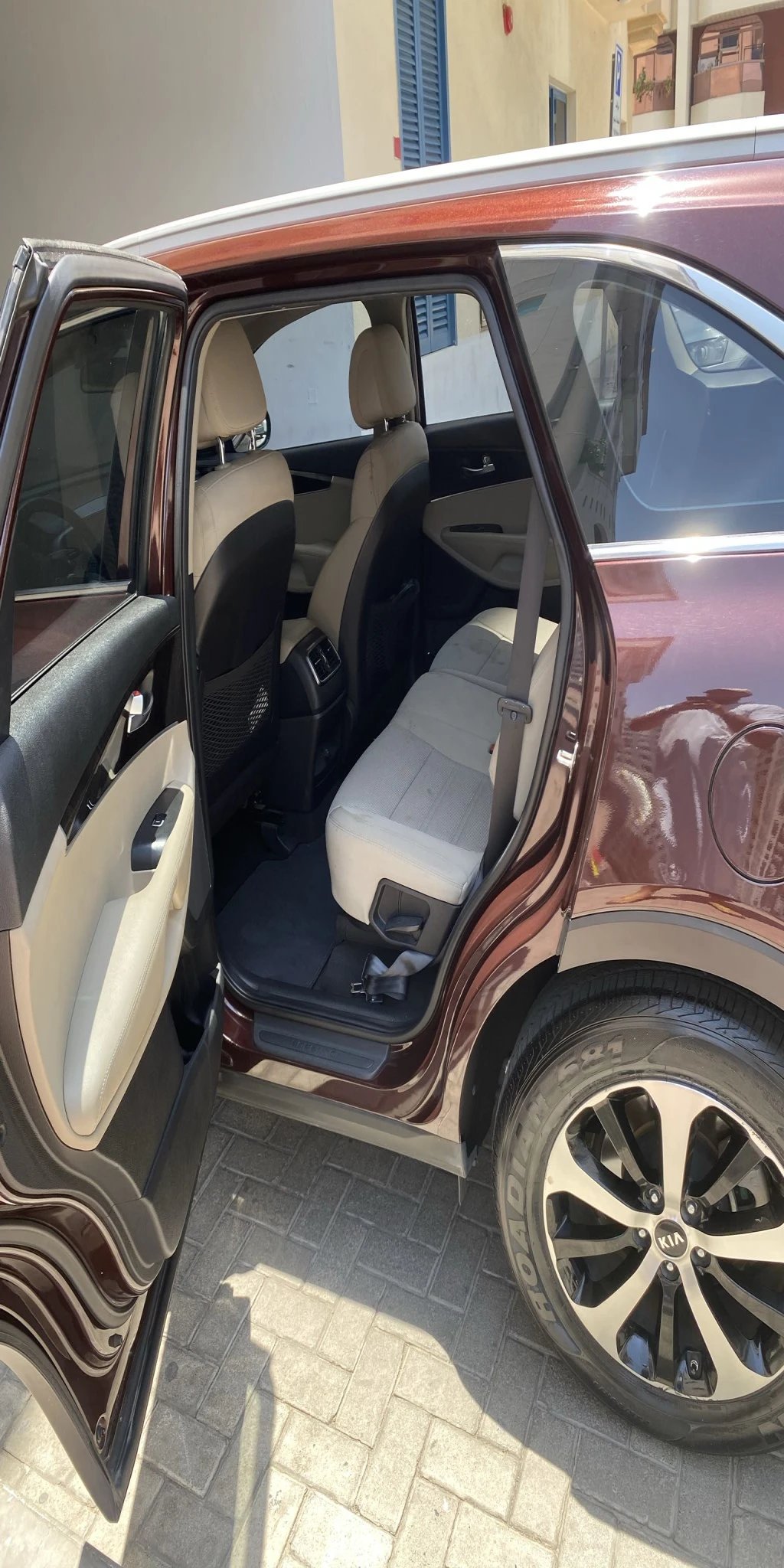 Kia sorento LX GCC First owner car, lady driven - Image 7