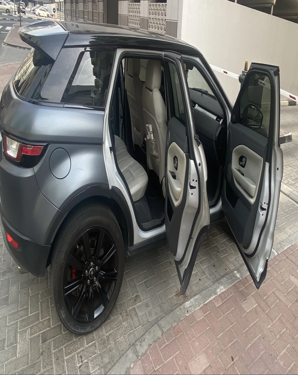 Range Raver Evoque - Image 4