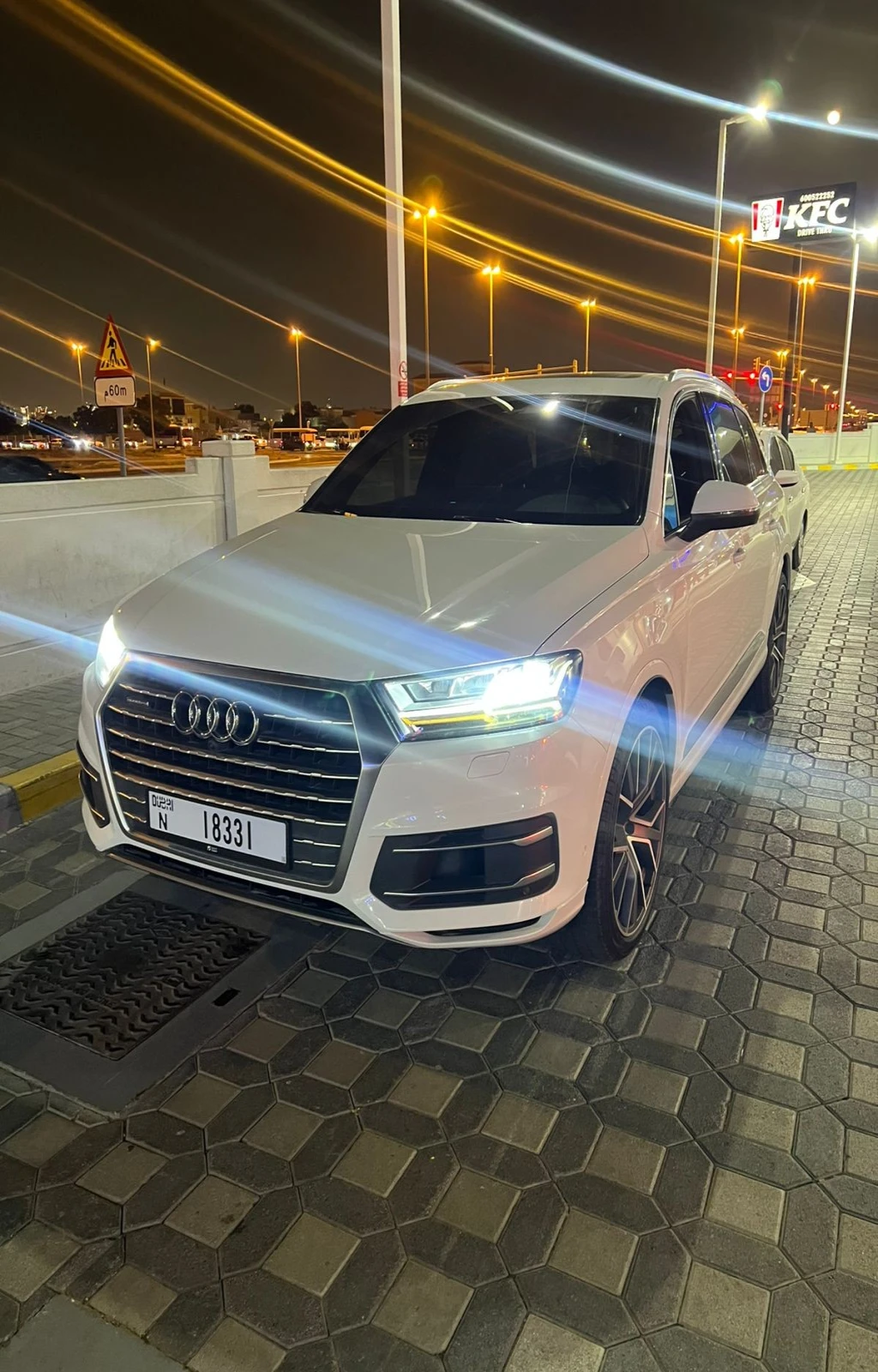Audi Q7 - Image 7