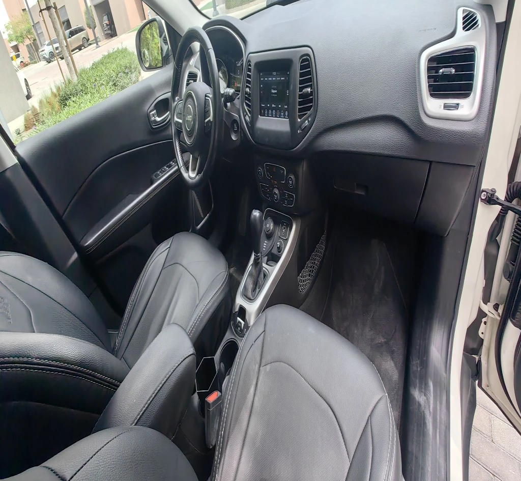 2020 JEEP COMPASS GCC 4X4 54K KM - Image 7