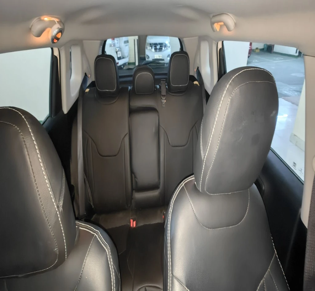 2020 JEEP COMPASS GCC 4X4 54K KM - Image 12