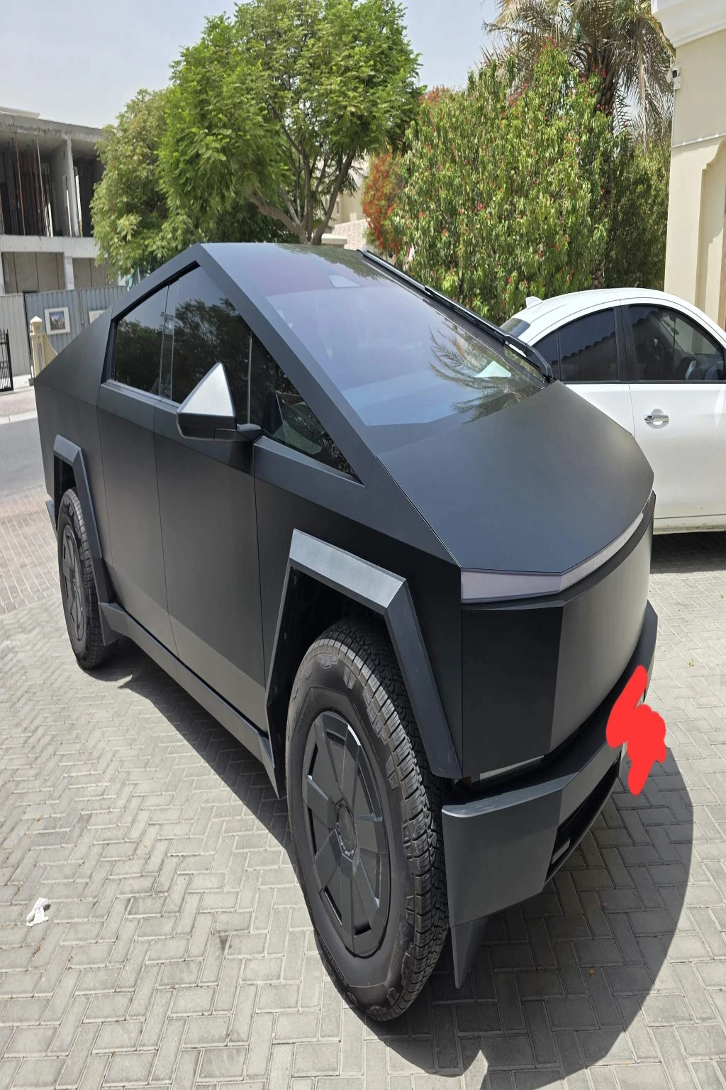 Tesla cayber truck - Image 5