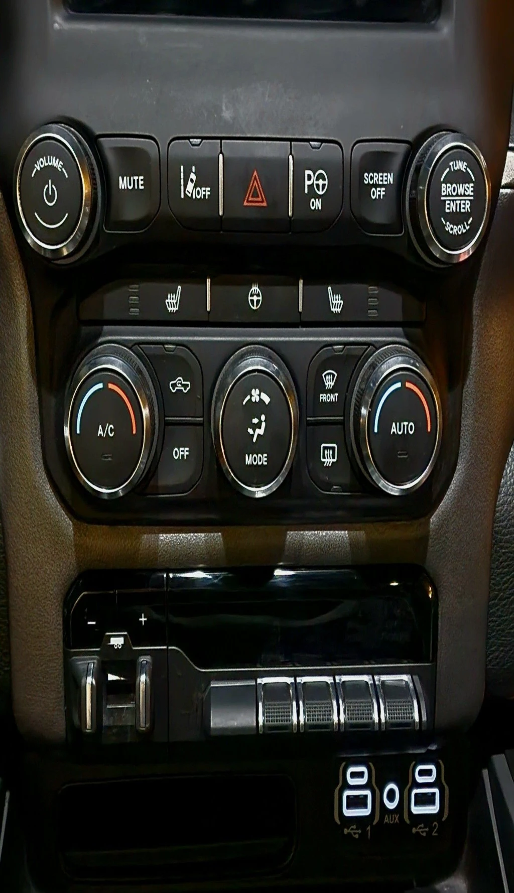 دودج رام فئة ريبل محرك 5.7 -4×4 أعلى المواصفات بأفضل سعر بالخليج  تحويل فوري لا يحتاج اي مصاريف يقبل الدفع كاش او تمويل بنكي - Image 4