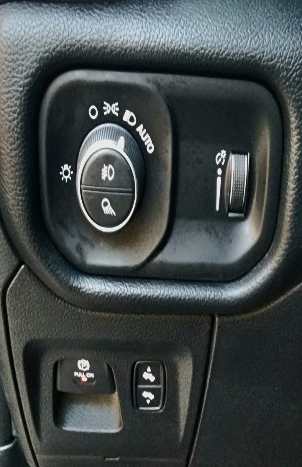 دودج رام فئة ريبل محرك 5.7 -4×4 أعلى المواصفات بأفضل سعر بالخليج  تحويل فوري لا يحتاج اي مصاريف يقبل الدفع كاش او تمويل بنكي - Image 20