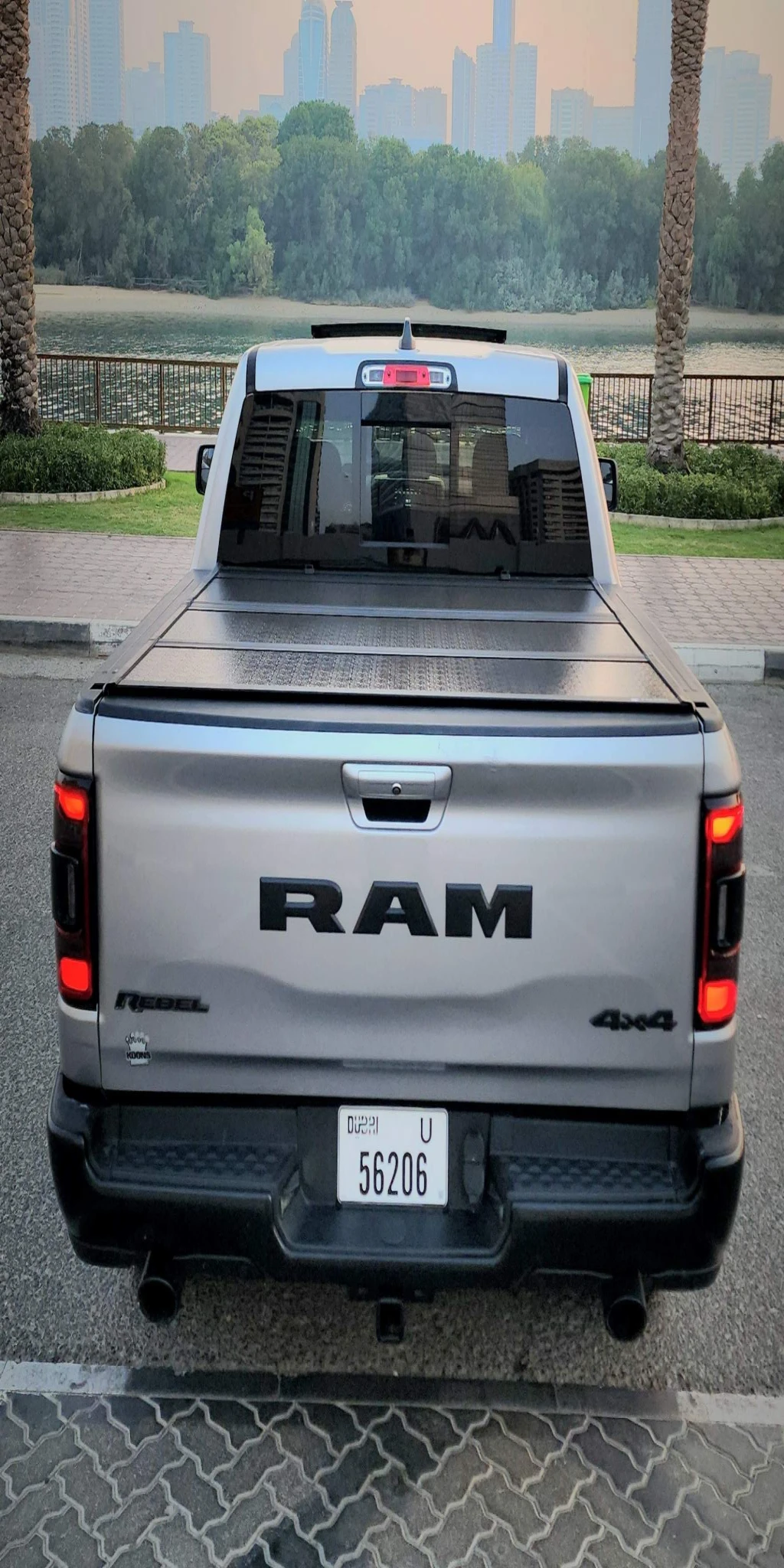 دودج رام فئة ريبل محرك 5.7 -4×4 أعلى المواصفات بأفضل سعر بالخليج  تحويل فوري لا يحتاج اي مصاريف يقبل الدفع كاش او تمويل بنكي - Image 5