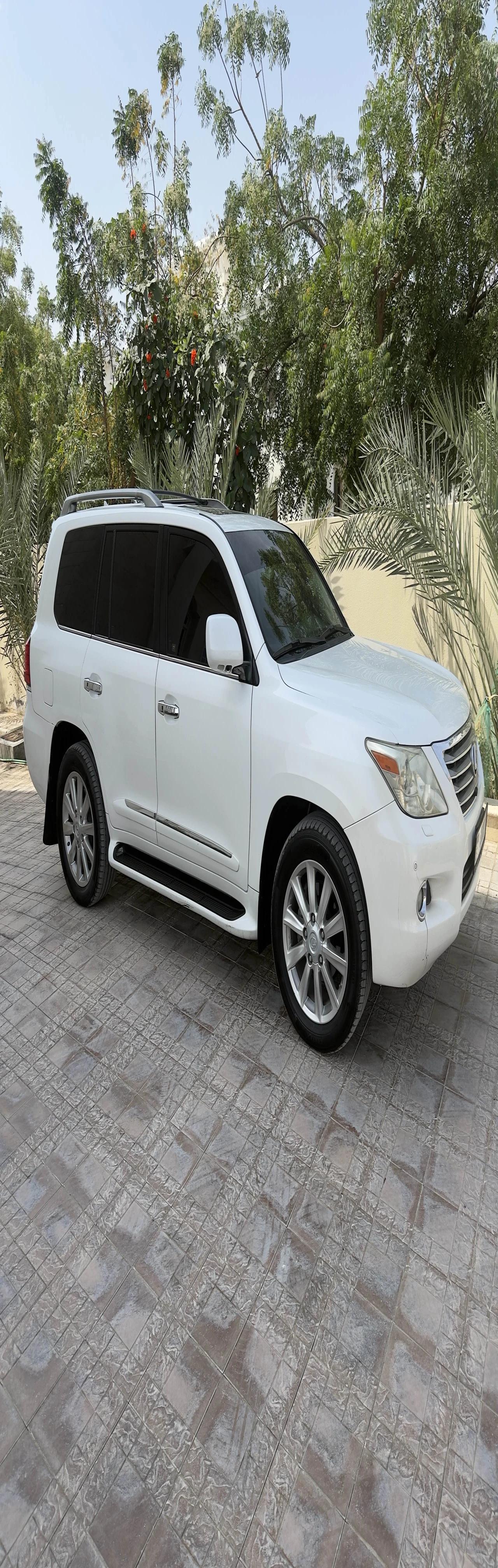LX 570 clean title No Accident