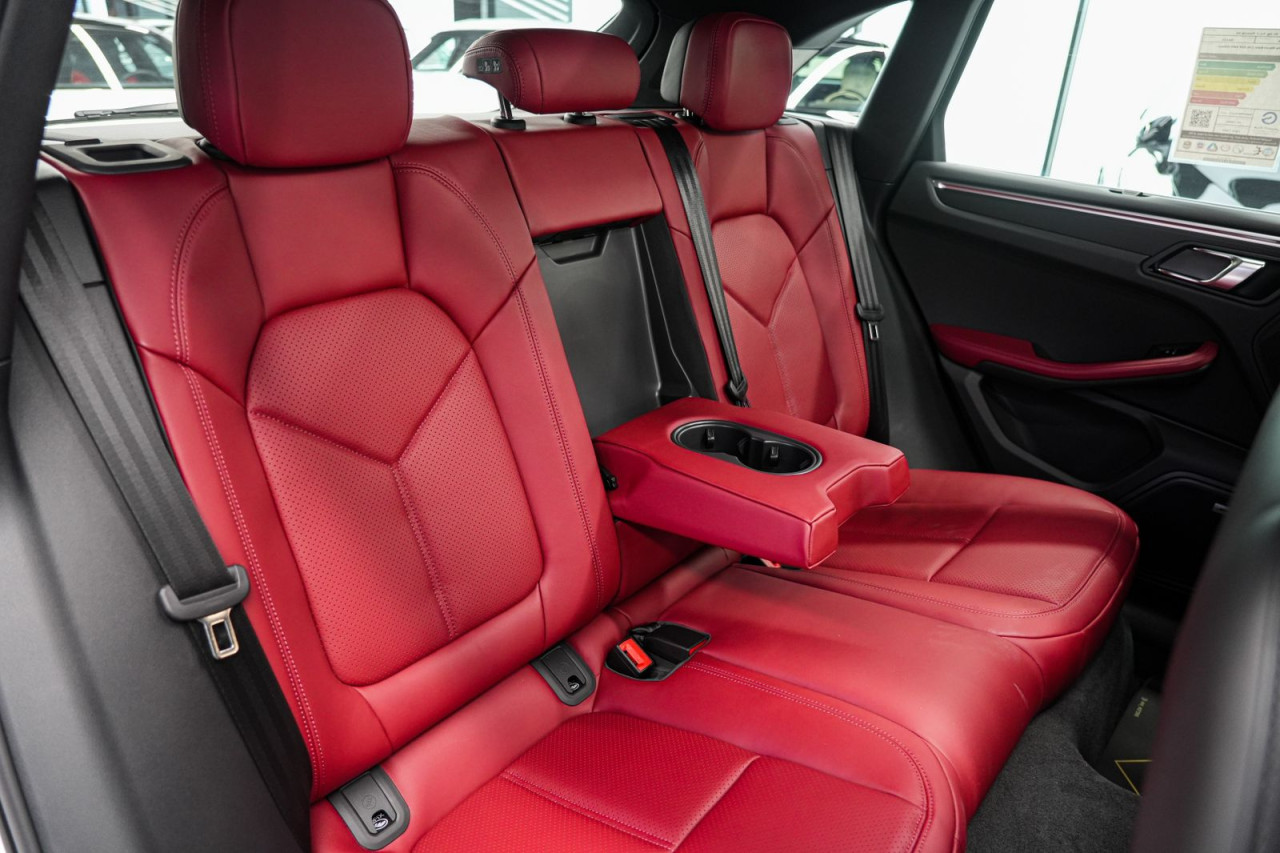 Porsche Macan - Image 15