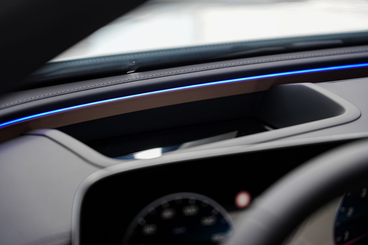 Mercedes Benz E-Class - Image 6