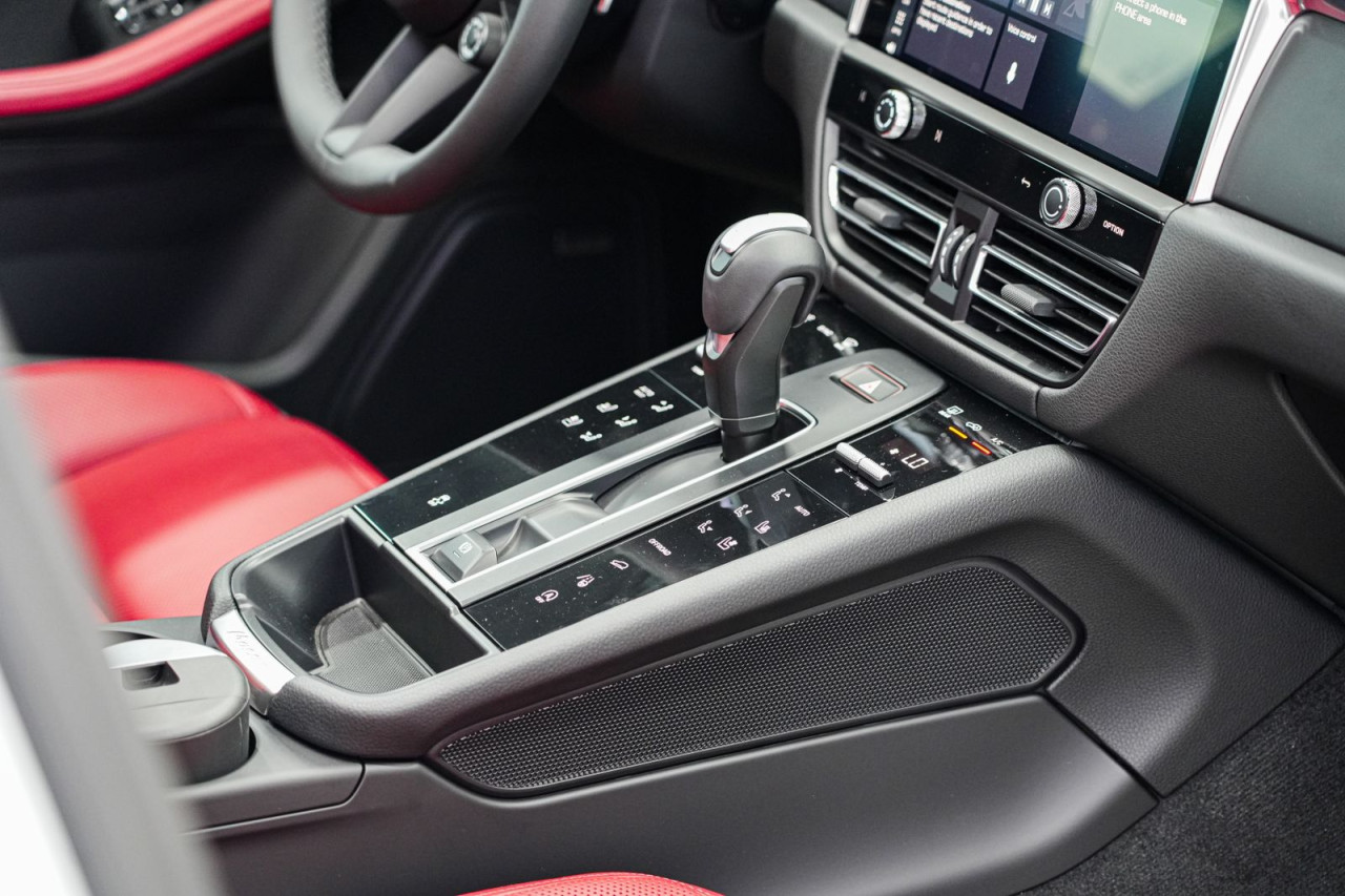 Porsche Macan - Image 13