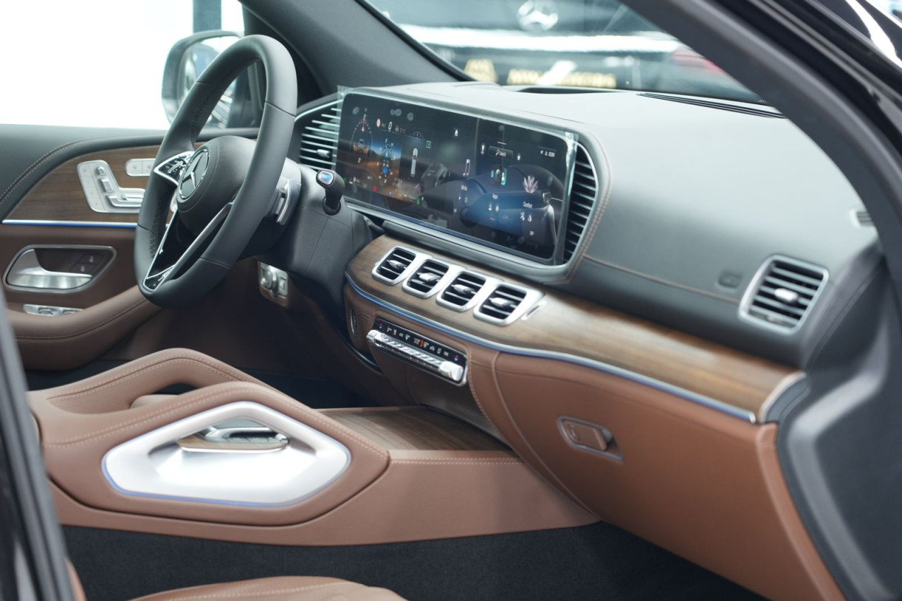 Mercedes Benz GLE SUV - Image 5