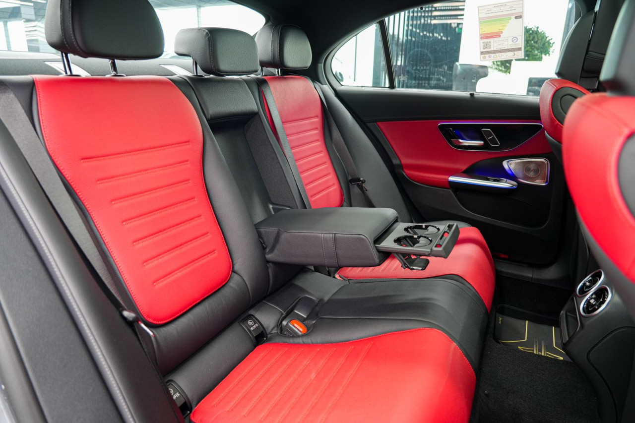 Mercedes Benz C-Class - Image 7