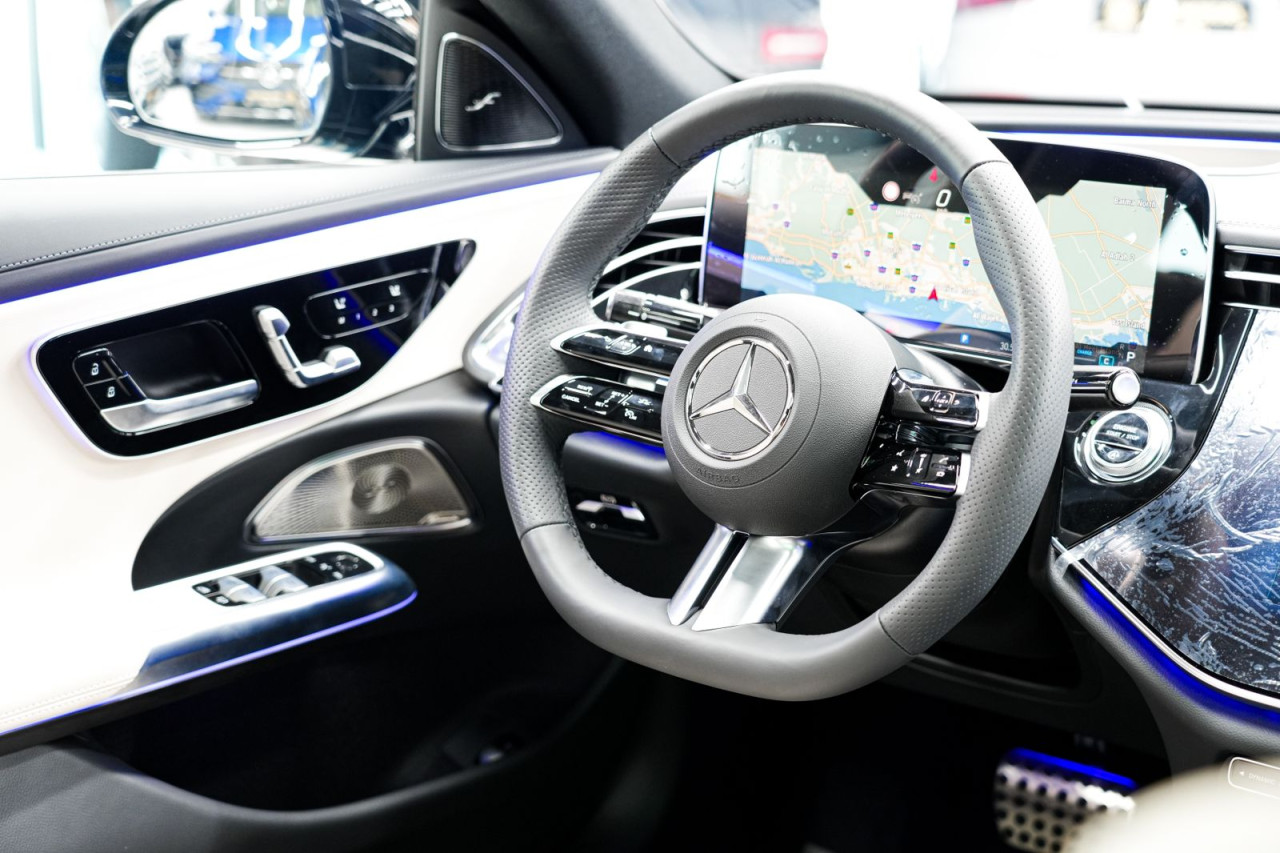 Mercedes Benz E-Class - Image 6