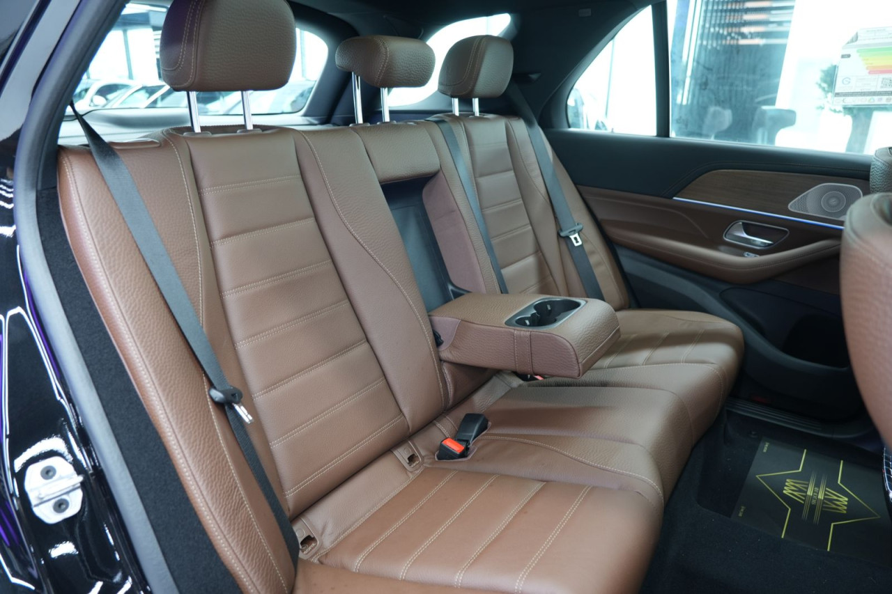 Mercedes Benz GLE SUV - Image 8
