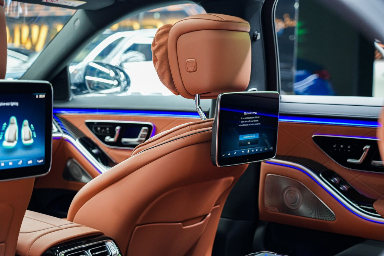 Mercedes Benz S-Class - Image 20