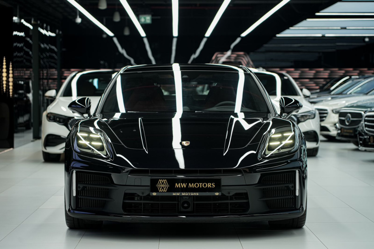 Porsche Panamera - Image 14