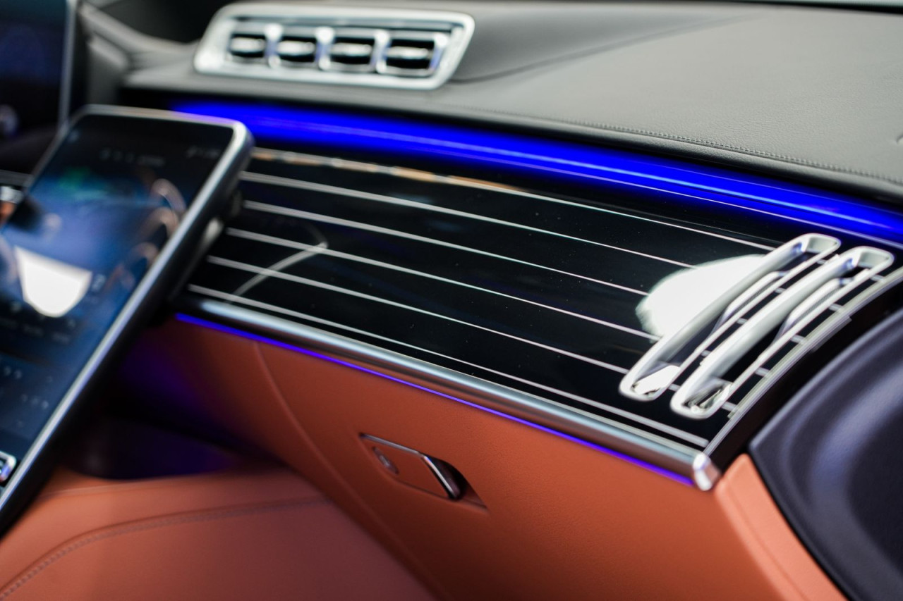 Mercedes Benz S-Class - Image 7