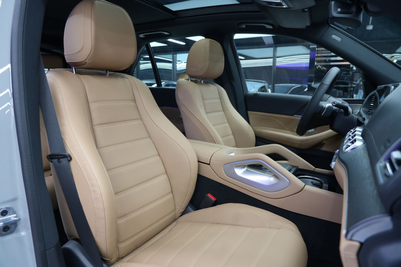 Mercedes Benz GLE SUV - Image 6