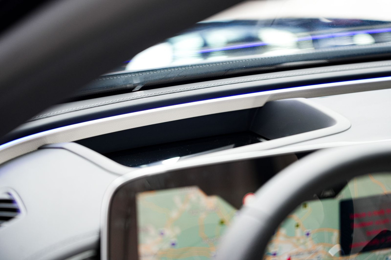 Mercedes Benz E-Class - Image 9
