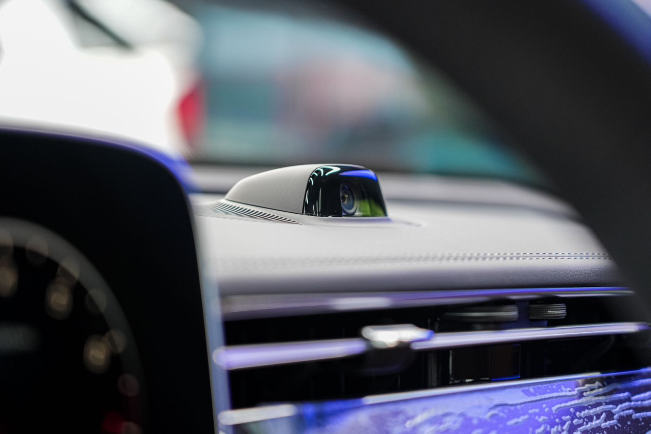 Mercedes Benz E-Class - Image 7