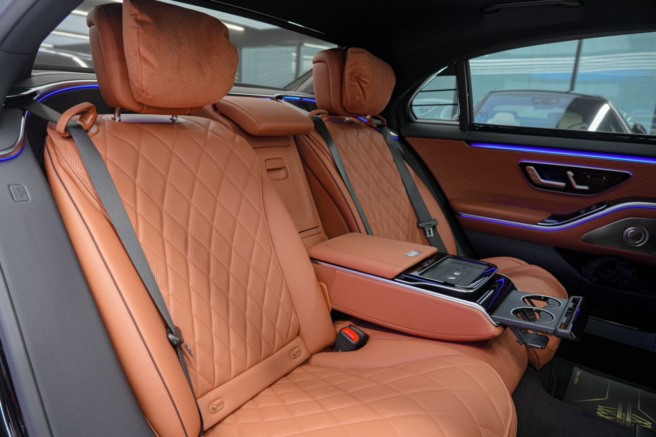 Mercedes Benz S-Class - Image 10