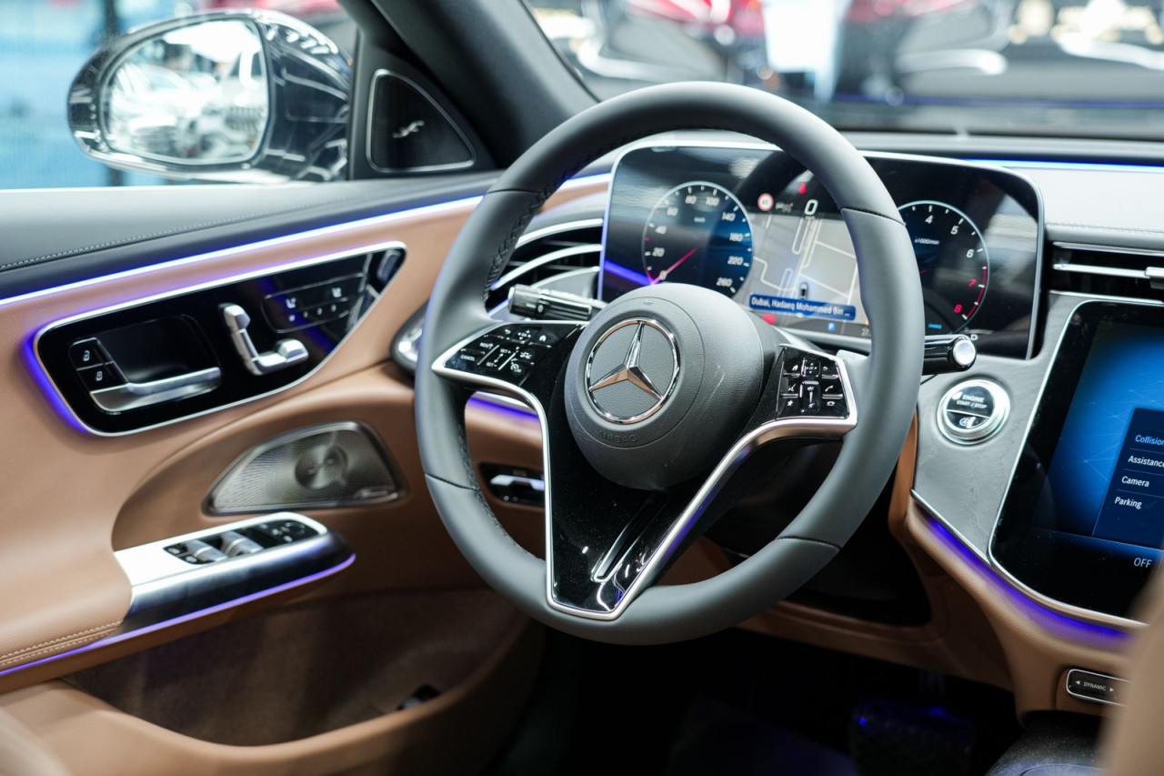 Mercedes Benz E-Class - Image 7