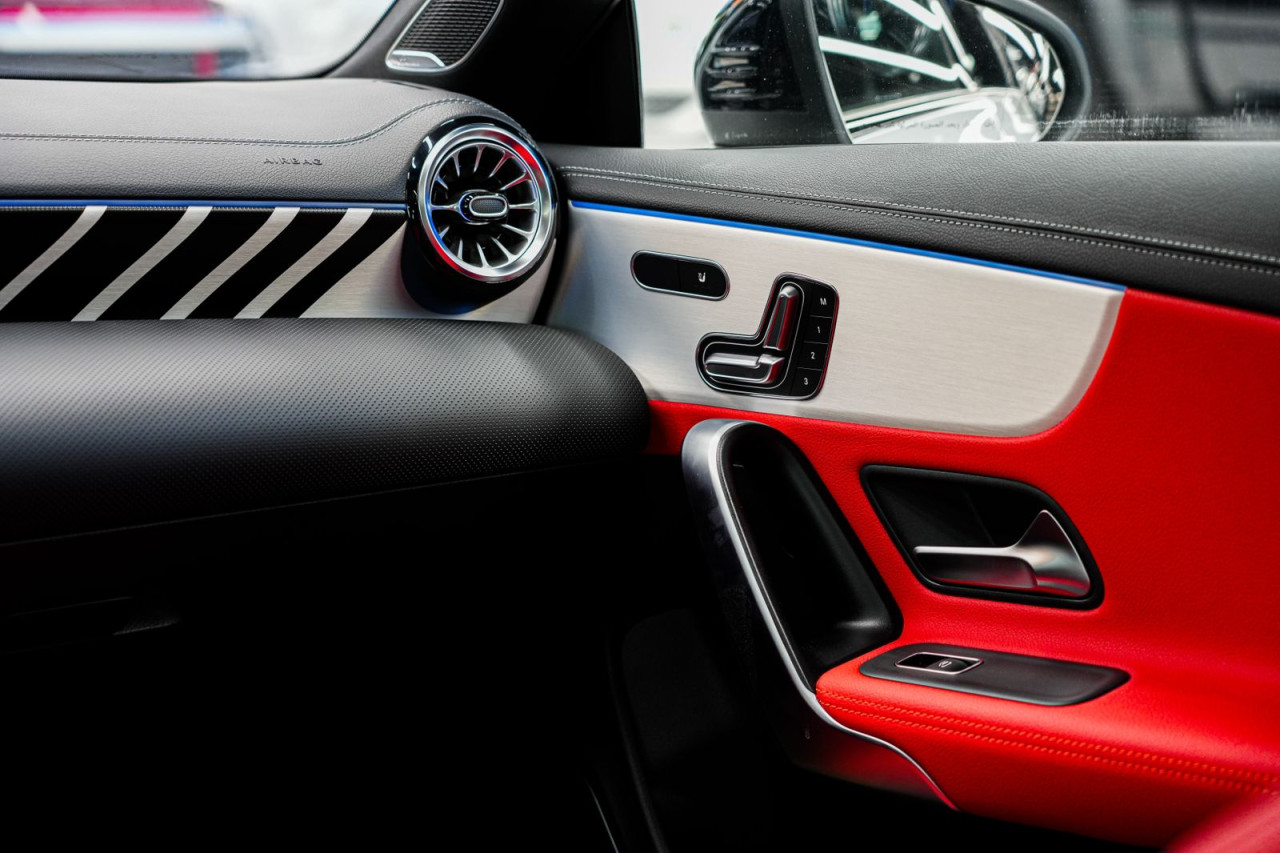 Mercedes Benz CLA - Image 8