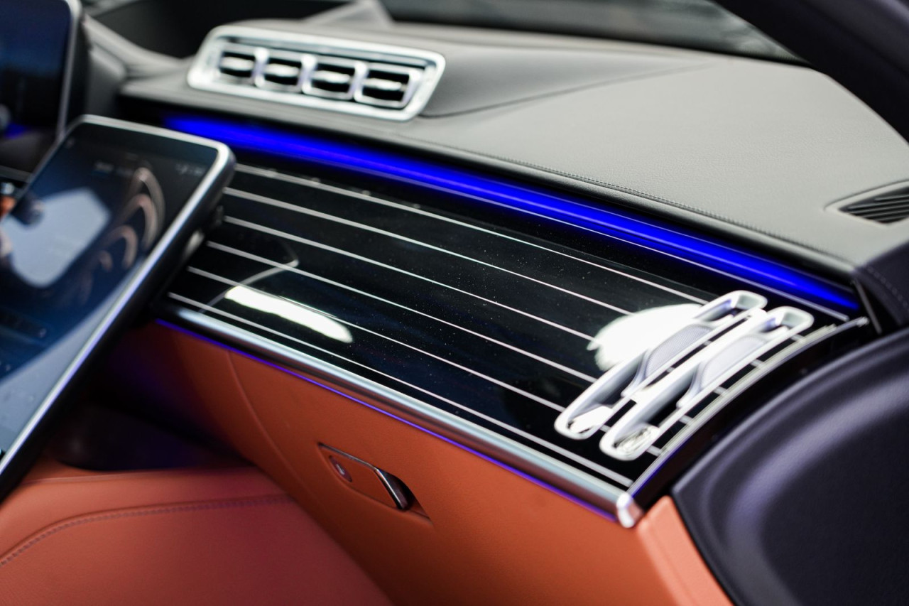 Mercedes Benz S-Class - Image 7