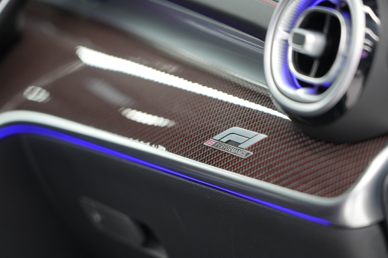 Mercedes Benz C-Class - Image 4