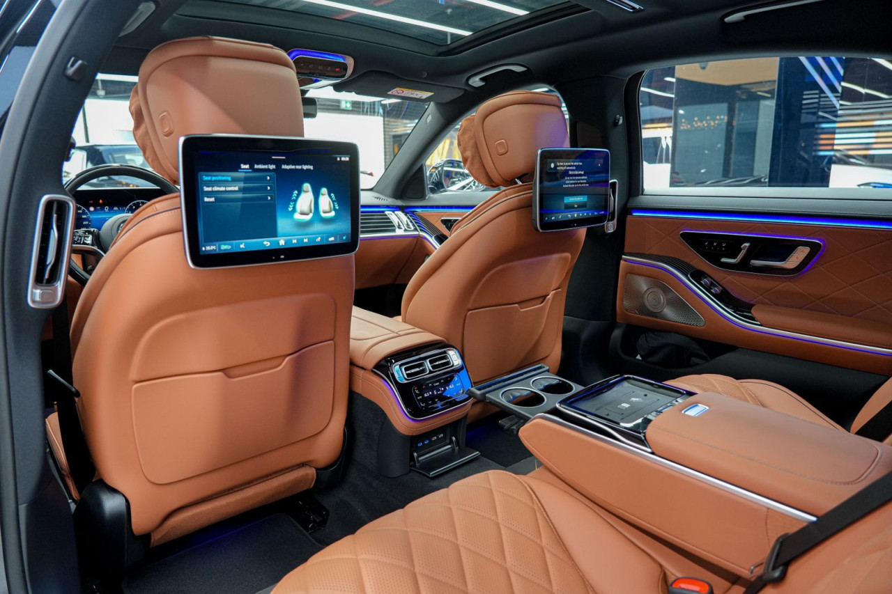 Mercedes Benz S-Class - Image 9