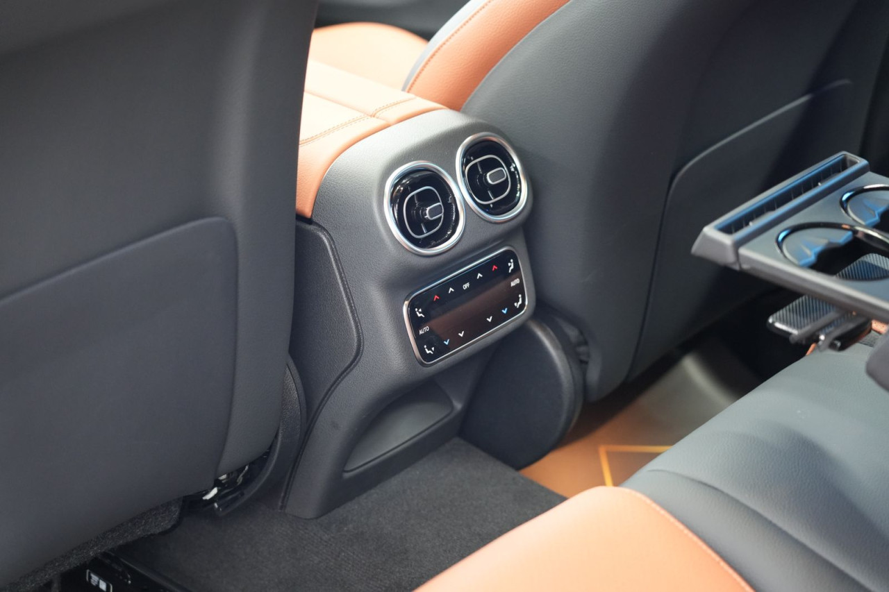 Mercedes Benz GLC - Image 17