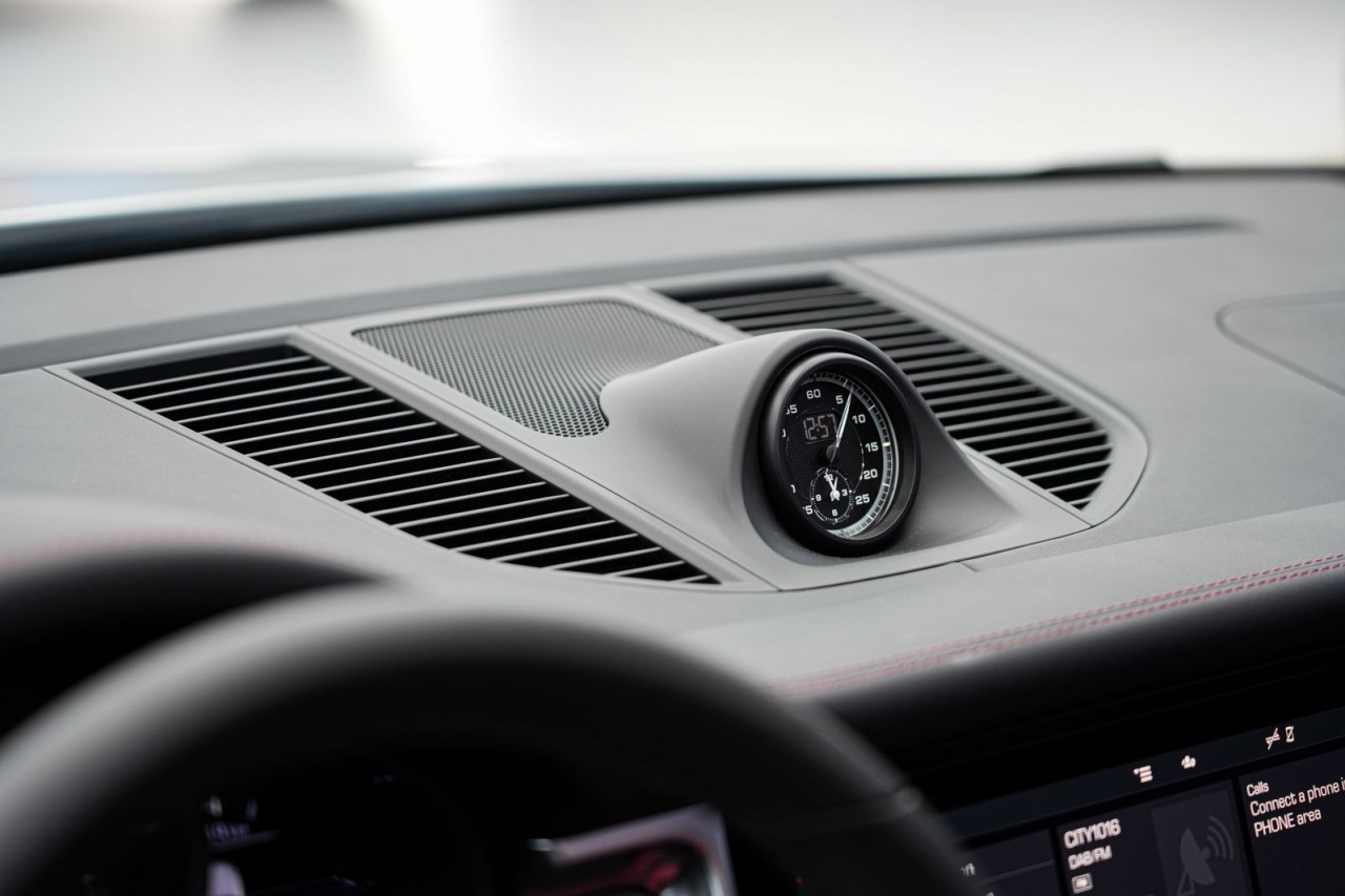 Porsche Macan - Image 12