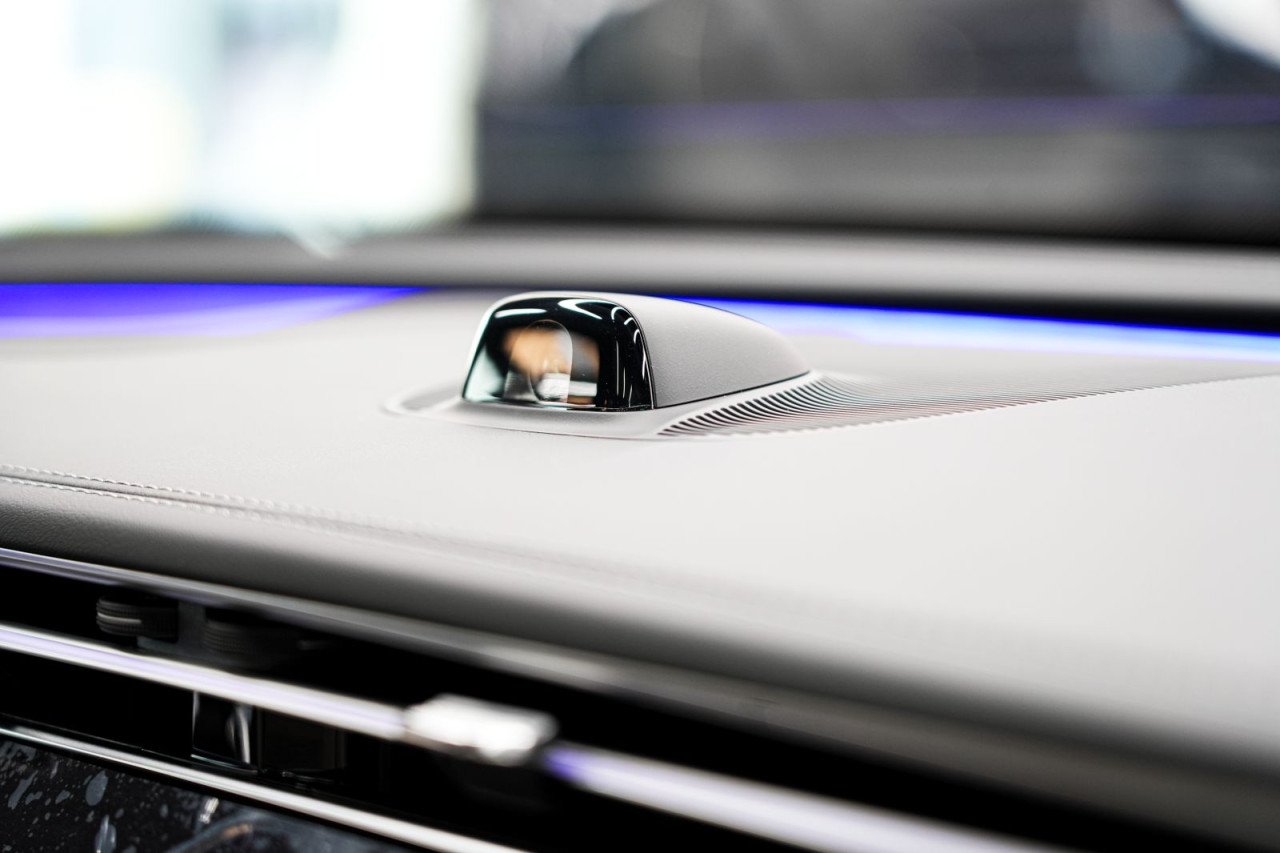 Mercedes Benz E-Class - Image 7