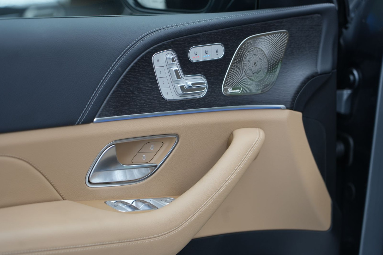 Mercedes Benz GLE SUV - Image 11