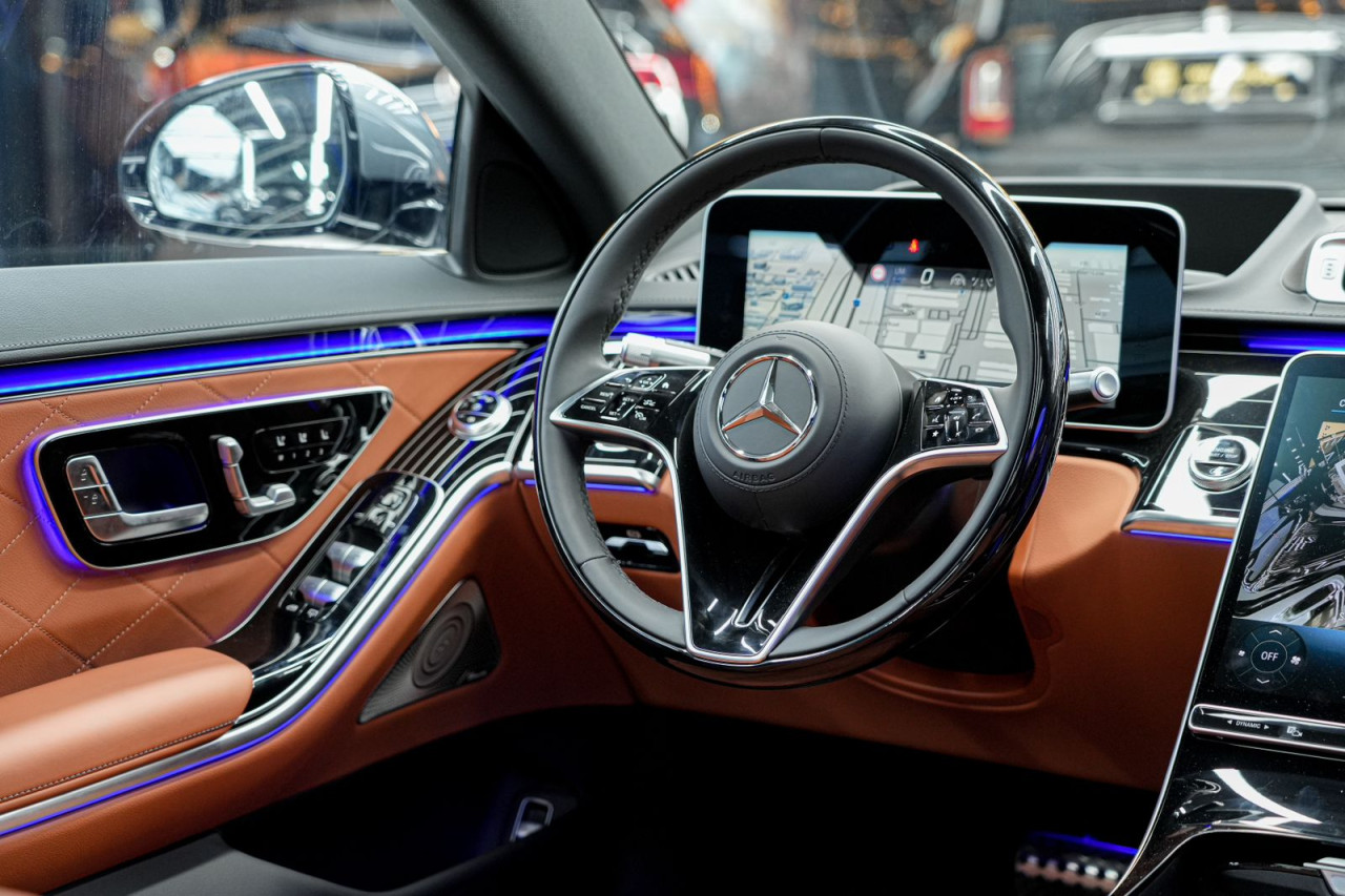 Mercedes Benz S-Class - Image 6