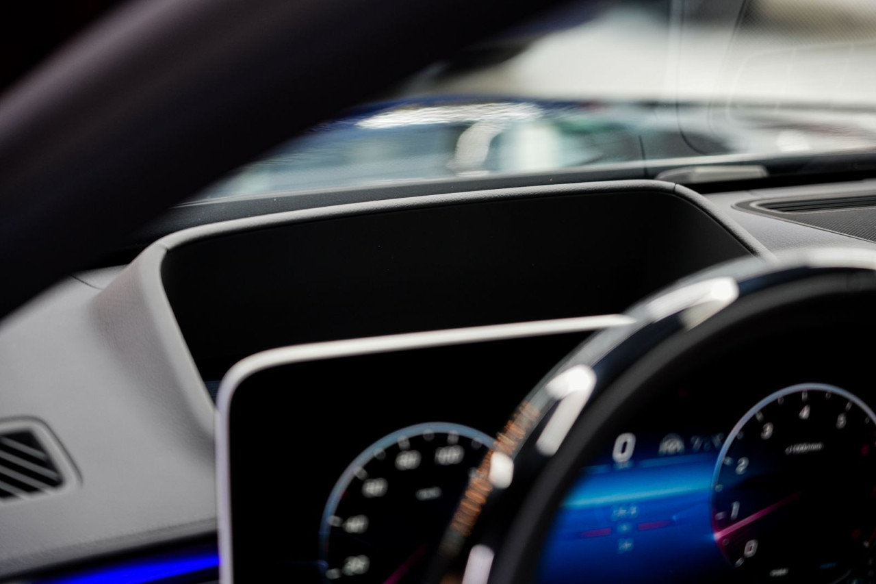 Mercedes Benz S-Class - Image 6
