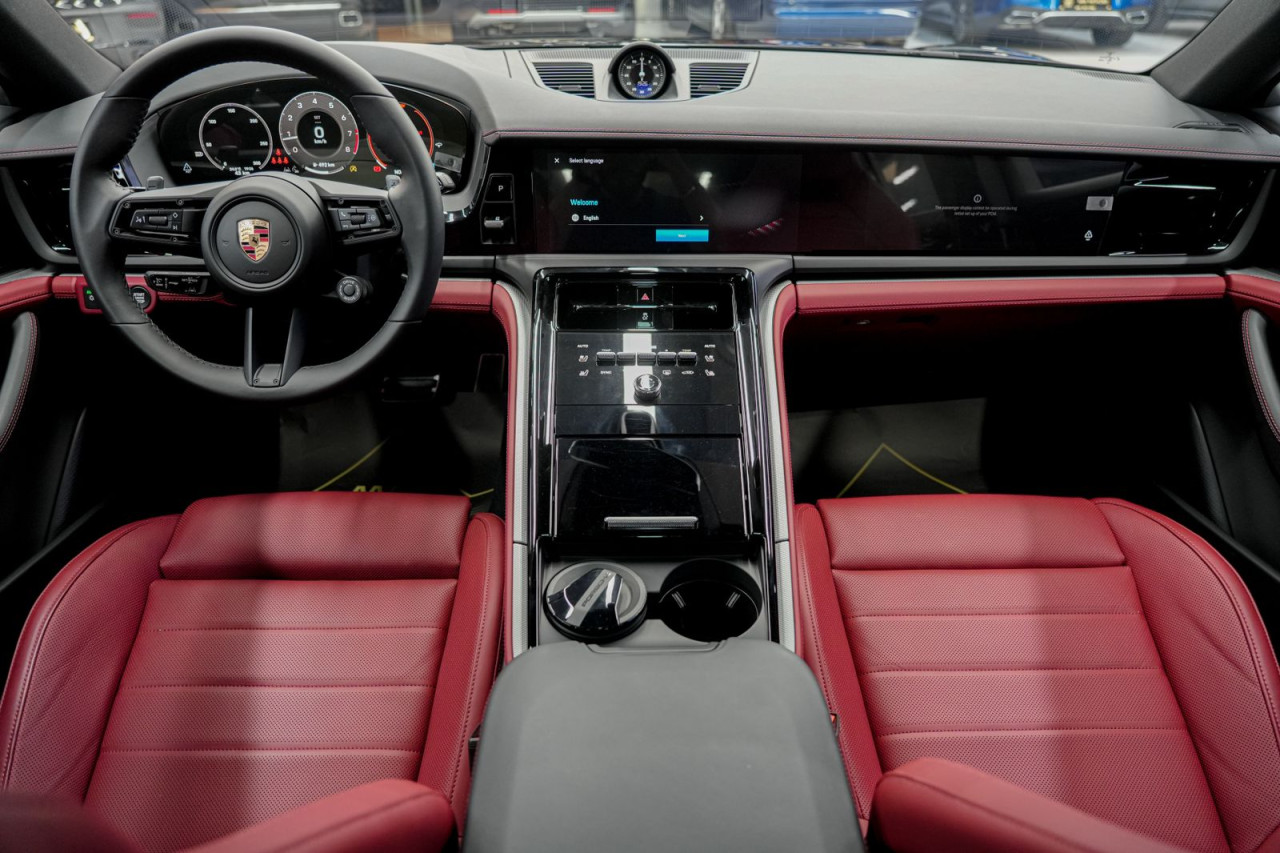 Porsche Panamera - Image 7