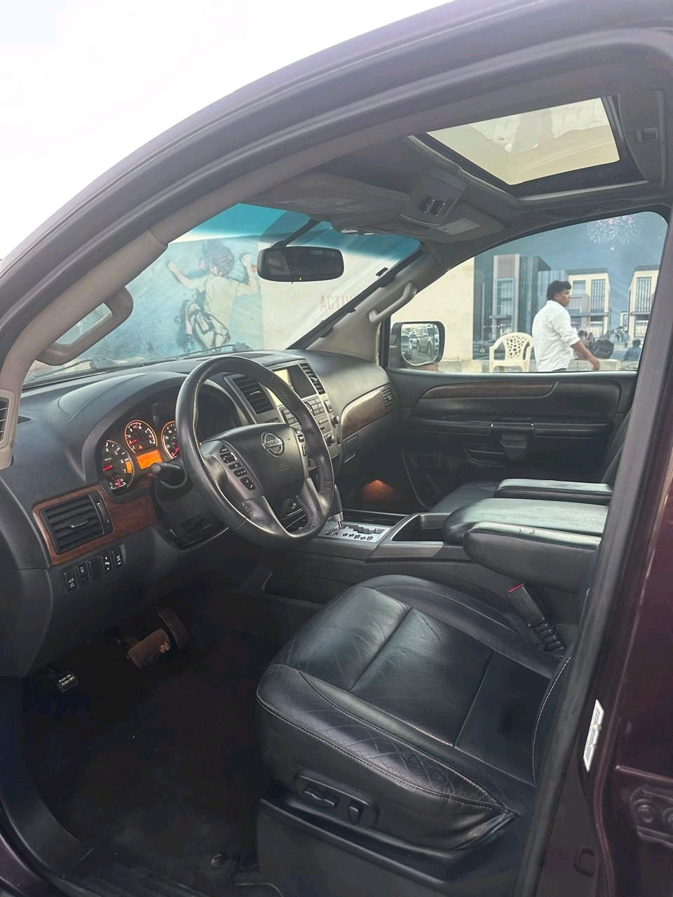 Nissan Armada - Image 4
