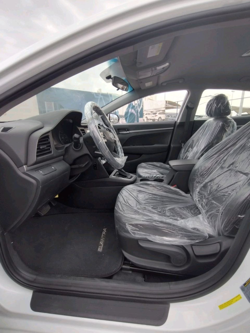 Hyundai Elantra - Image 13