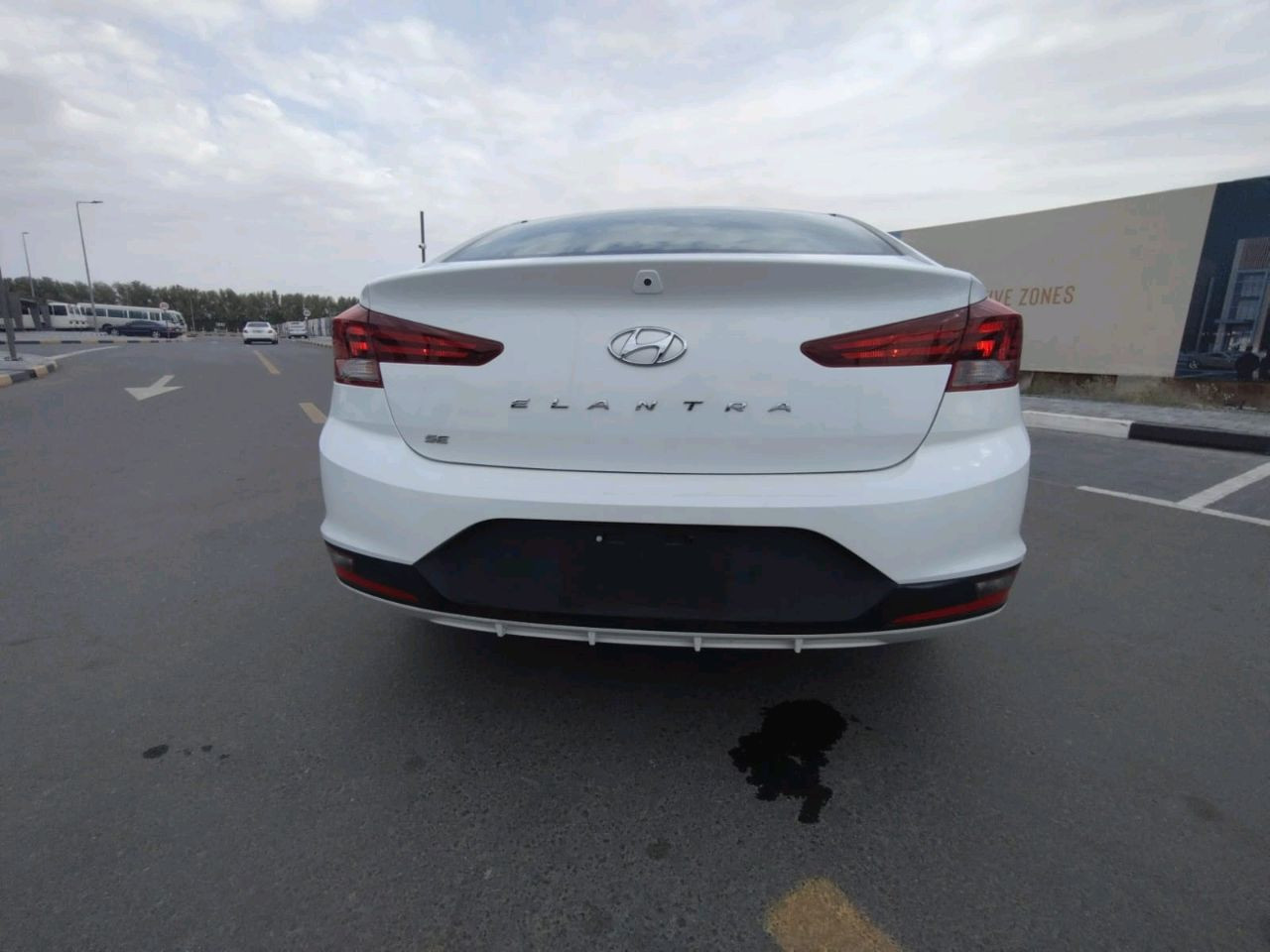 Hyundai Elantra - Image 10