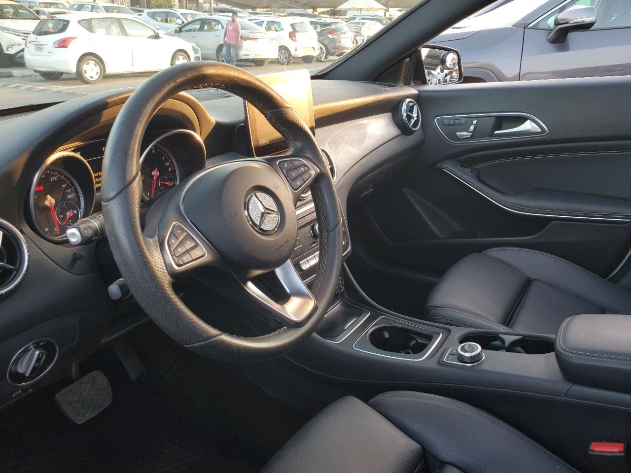 Mercedes Benz GLA - Image 12