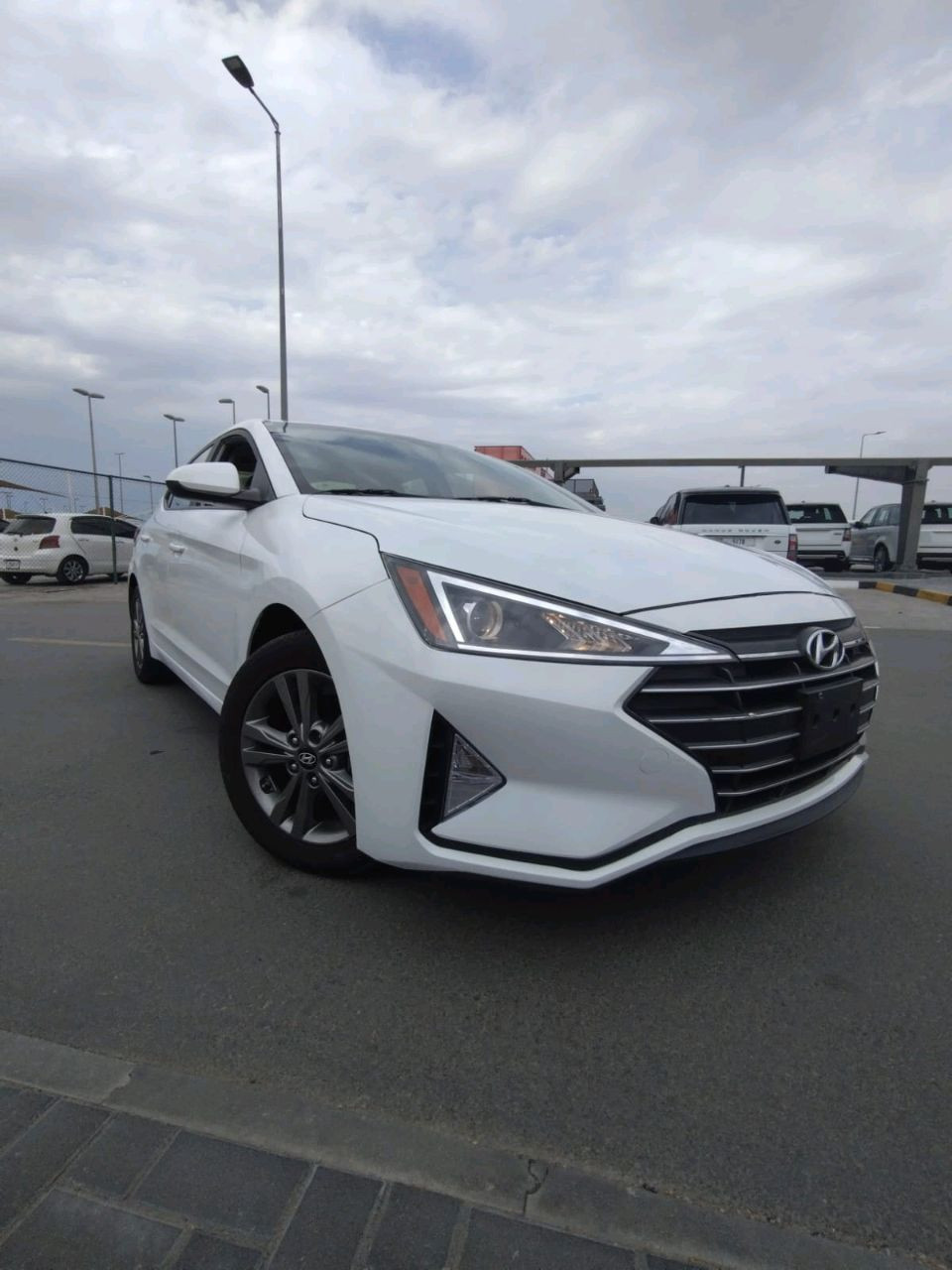 Hyundai Elantra - Image 12