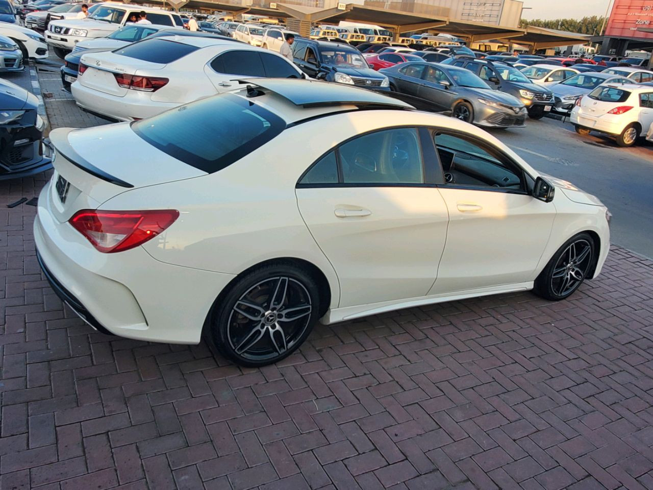 Mercedes Benz GLA - Image 16