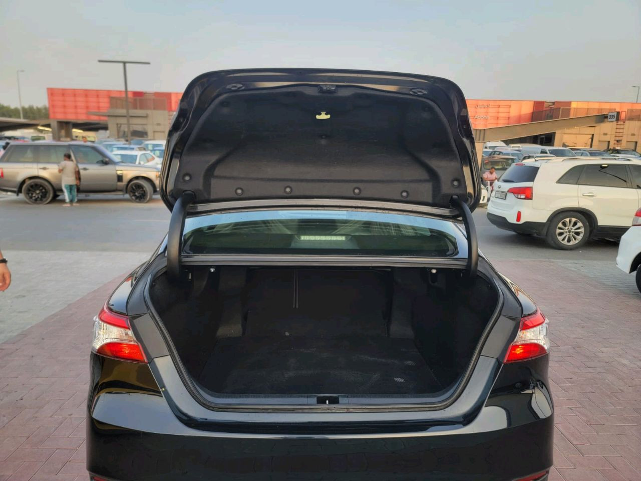 Toyota Camry - Image 9